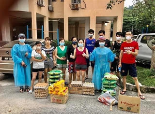Người Việt tại Malaysia chung sức cứu trợ hoàn cảnh khó khăn