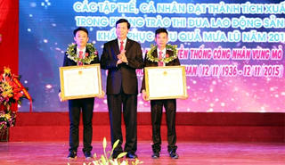 Hai cá nhân ngành Than được tặng Huân chương Dũng cảm