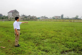 Lối thoát nào cho trường học 'treo'
