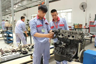 Học nghề, lập nghiệp sớm