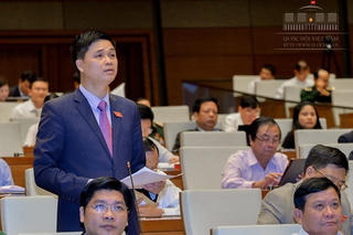 Công chức làm việc tại nhà: Vẫn còn xa lắm...