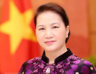 Chủ tịch Quốc hội trả lời phỏng vấn của báo chí Pháp