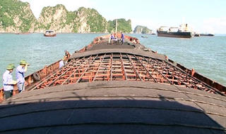Quảng Ninh bắt giữ tàu chở than lậu trị giá khoảng 6 tỉ đồng