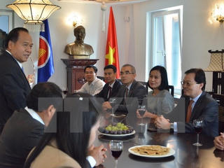 Đại sứ Lào tại Geneva chúc mừng nhân dịp Quốc khánh Việt Nam