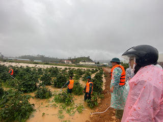 Tìm thấy thi thể một nữ du khách bị nước lũ cuốn trôi ở Lâm Đồng