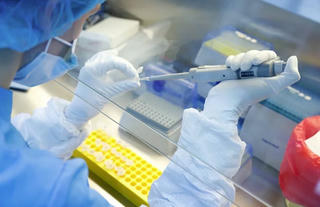 Vì sao vaccine ngừa Covid-19 của Nga bị nghi ngờ về tính chân thực?