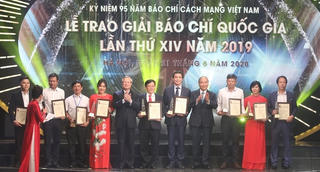 Thủ tướng Nguyễn Xuân Phúc: Báo chí cần giữ vững tinh thần cách mạng