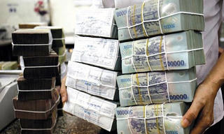 Không nới trần nợ công