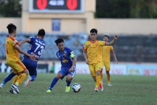 4 CLB không đủ điều kiện cấp phép dự V.League