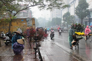 Hà Nội mưa rét, nhiều nơi khả năng cao có lốc, sét, mưa đá