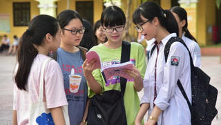 Hà Nội hạ điểm trúng tuyển vào chương trình song bằng lớp 6