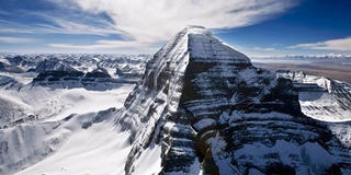 Sự sống trên  “nóc nhà  thế giới”