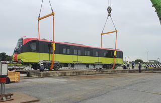 Đoàn tàu đầu tiên tuyến metro Nhổn-ga Hà Nội đã về khu Depot