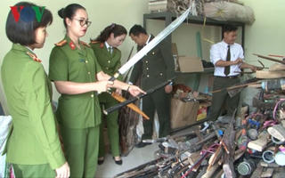 Thu giữ số lượng lớn vũ khí, vật liệu nổ tại Sa Pa