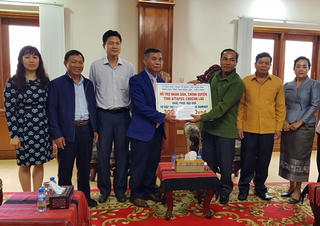 Đắk Lắk hỗ trợ 300 triệu đồng cho nhân dân Lào
