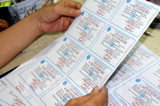 Rà soát, chuyển trả hơn 82 tỷ đồng do cấp trùng thẻ bảo hiểm y tế