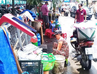 Xử lý nghiêm nạn buôn bán tự phát xung quanh chợ để phòng, chống dịch Covid-19