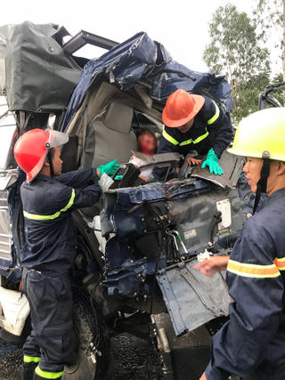 3 người thương vong trong vụ đâm xe kinh hoàng tại Nghệ An