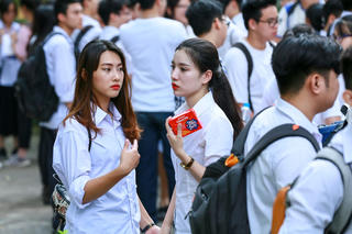 Vỡ òa những chiếc vé 'vớt' vào lớp 10
