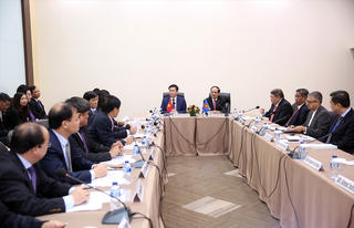 Phó Thủ tướng Vương Đình Huệ làm việc với Ban Thư ký ASEAN