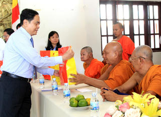 Chủ tịch Trần Thanh Mẫn chúc Tết Chôl Chnăm Thmây tại tỉnh Trà Vinh
