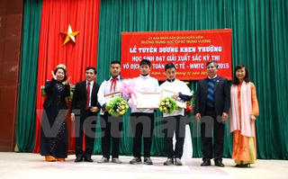 Tuyên dương 3 học sinh giành Huy chương Vàng kỳ thi WMTC 2015