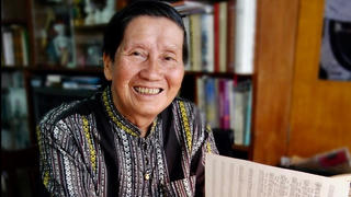 ‘Cây đại thụ và cánh én tuổi thơ’