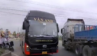 Cái kết đắng cho tài xế xe khách cố tình đi ngược chiều