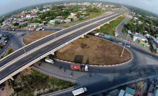 Lo tiền xây cao tốc