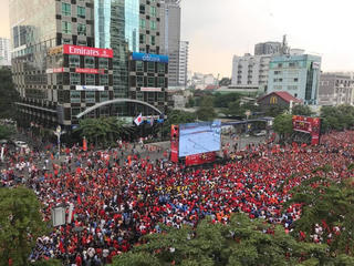 Yêu đất nước mình hơn