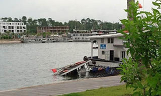 Dừng cấp phép hoạt động tàu du lịch tự chìm tại cảng Tuần Châu