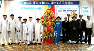 MTTQ TP Đà Nẵng chúc mừng Đại lễ Khai đạo Cao đài