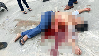 Xe máy đâm xe bò chở tôn, 2 người tử vong