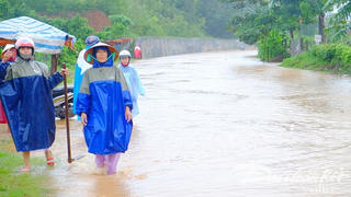 Quảng Bình: Nhiều địa phương ven sông bị ngập sâu