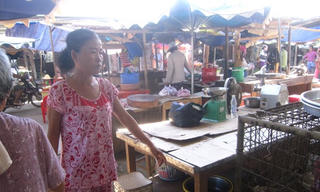 Trớ trêu vụ kiện 2,2m sạp chợ