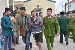 Giải cứu thành công cháu bé bị kẻ ‘ngáo đá’ khống chế