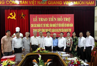 MTTQ Nghệ An: Hỗ trợ gần 200 triệu cho nhân sĩ, trí thức, văn nghệ sĩ khó khăn