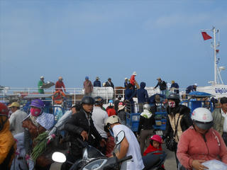 Sau 7 ngày cô lập, đảo Lý Sơn đã kết nối với đất liền