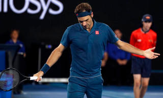 Australian Open: Federer, Sharapova bị loại, Nadal vào tứ kết