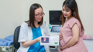 Đảm bảo sức khỏe ‘mẹ bầu’ trong mùa nắng nóng