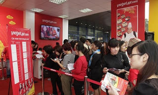 Gian hàng Vietjet với hàng ngàn Vé máy bay giá từ 0 đồng tại Hội chợ Du lịch Quốc tế TP.HCM 2014