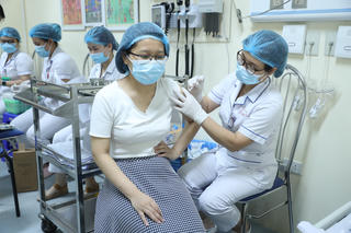 Cộng đồng quốc tế cùng chung tay  hỗ trợ Việt Nam chống dịch