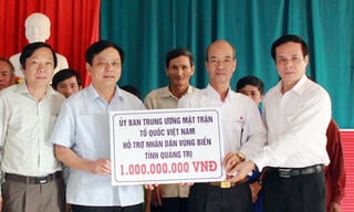 UBTƯ MTTQ Việt Nam hỗ trợ ngư dân Quảng Trị 1 tỷ đồng