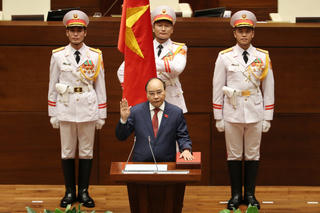 Ông Nguyễn Xuân Phúc tái đắc cử Chủ tịch nước