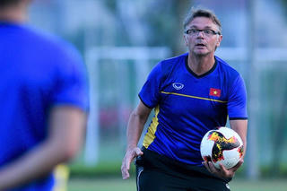 HLV Philippe Troussier tự tin U19 Việt Nam vào tới tứ kết CVK U19 châu Á