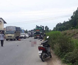 Xe đầu kéo va chạm với xe máy, 2 vợ chồng tử vong