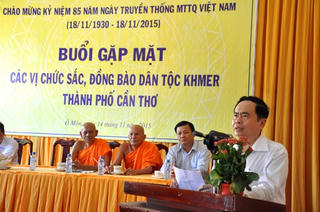 Gặp mặt chức sắc, đồng bào Khmer