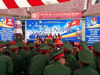 Thanh niên với tình yêu biển đảo quê hương