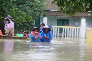 [ẢNH] Mưa lớn ở Quảng Nam, nhiều nơi chìm trong biển nước