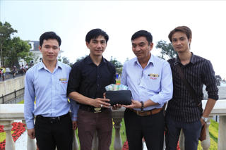 Nhặt được của rơi, trả lại người mất